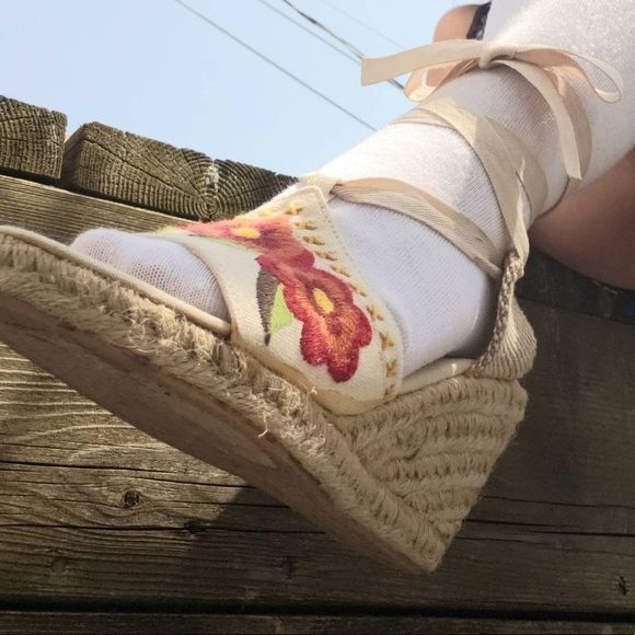 Montego Bay Club Vintage Embroidered Hippie Espadrille Wedges Size 9.5 - Picture 1 of 9